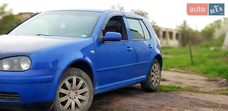 Хэтчбек Volkswagen Golf 1998 в Киеве
