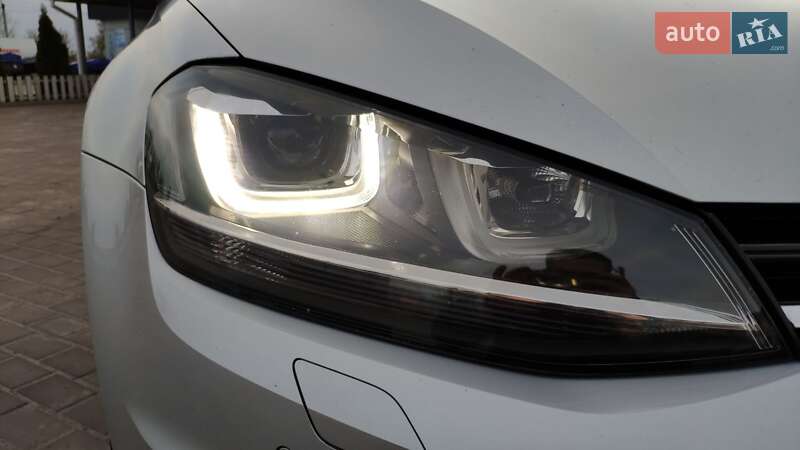 Універсал Volkswagen Golf 2016 в Києві