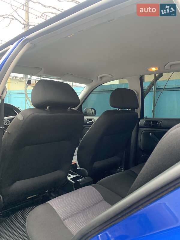 Універсал Volkswagen Golf 2002 в Біляївці