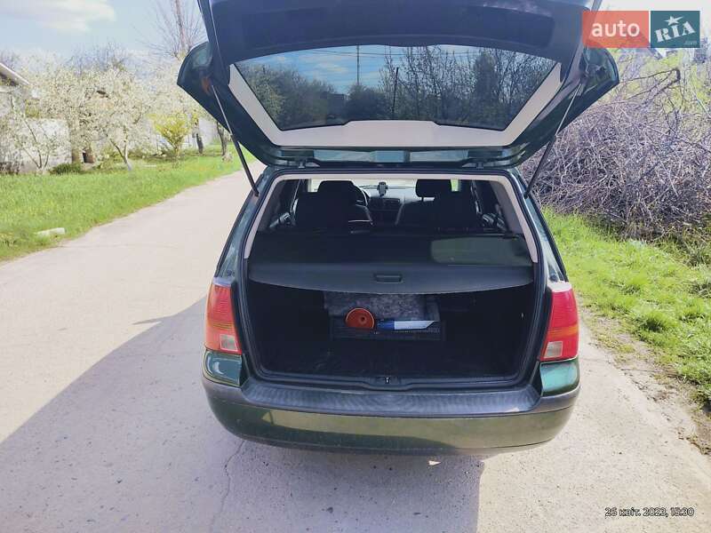 Универсал Volkswagen Golf 2002 в Полтаве
