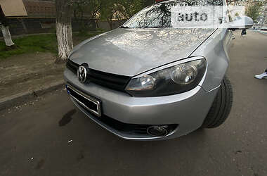 Универсал Volkswagen Golf 2010 в 