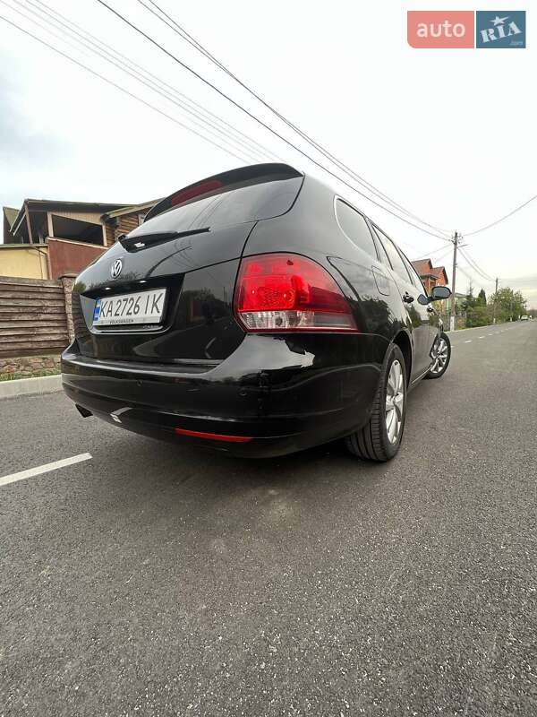 Универсал Volkswagen Golf 2011 в Киеве