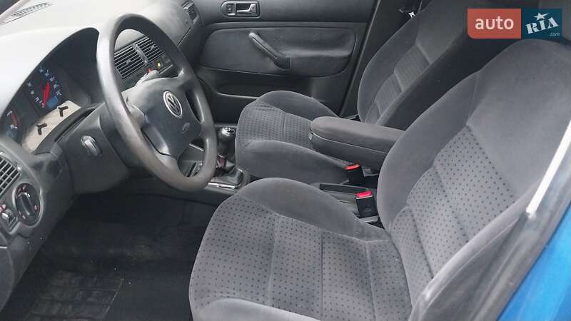 Хетчбек Volkswagen Golf 1999 в Ходореві