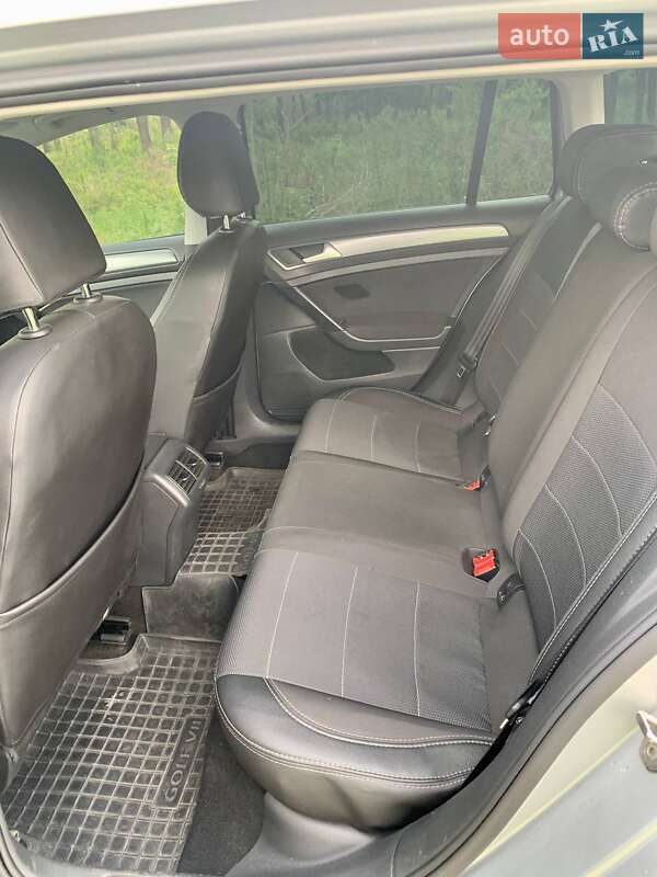 Универсал Volkswagen Golf 2014 в Киеве