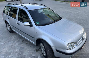 Універсал Volkswagen Golf 2000 в Луцьку