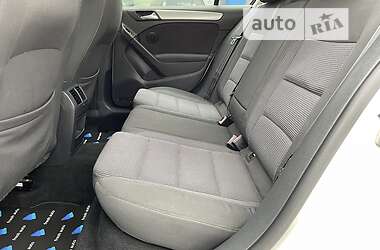 Хэтчбек Volkswagen Golf 2011 в 