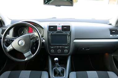 Хэтчбек Volkswagen Golf 2008 в Львове