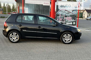 Хетчбек Volkswagen Golf 2008 в 