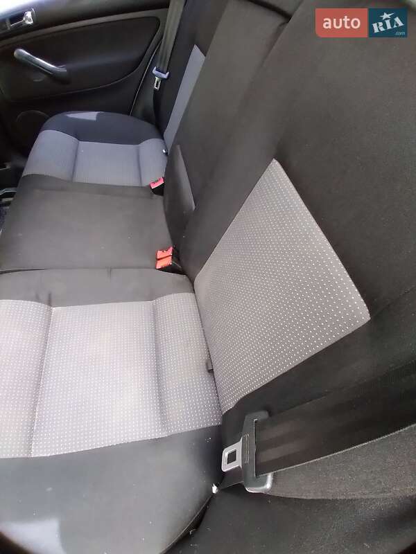 Універсал Volkswagen Golf 2002 в Полтаві