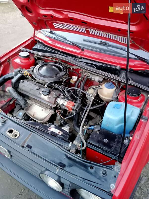 Хетчбек Volkswagen Golf 1990 в Бурштині