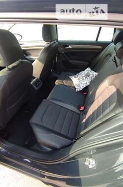 Универсал Volkswagen Golf 2013 в 