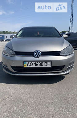 Хэтчбек Volkswagen Golf 2014 в Ужгороде