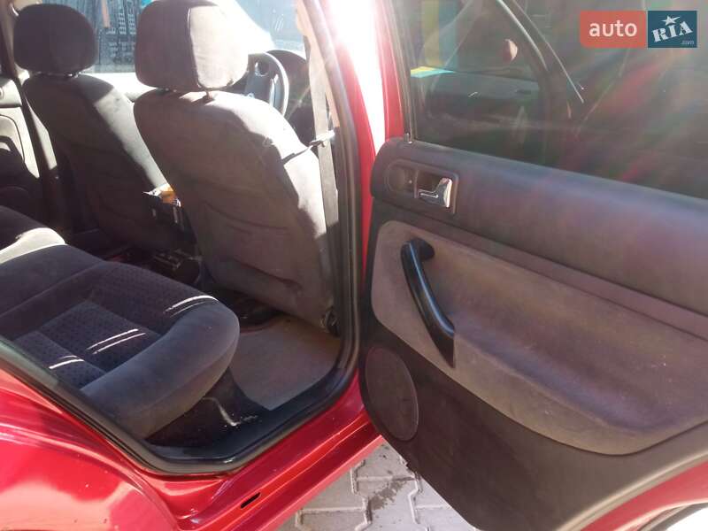 Хетчбек Volkswagen Golf 1999 в Коломиї