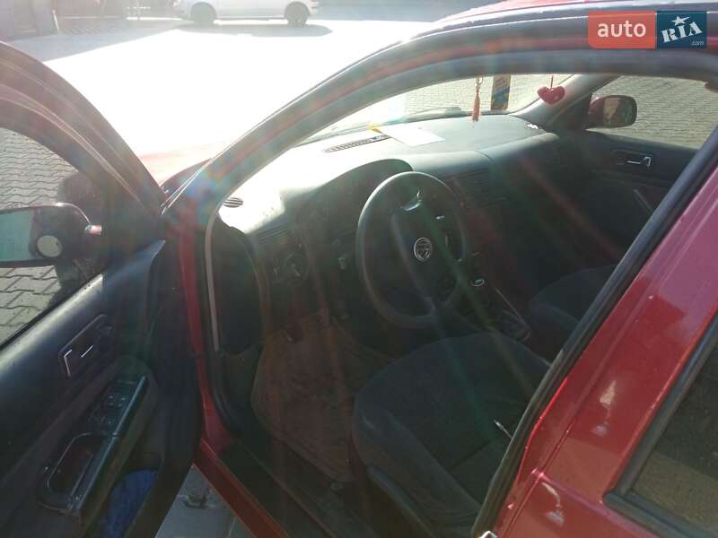 Хетчбек Volkswagen Golf 1999 в Коломиї