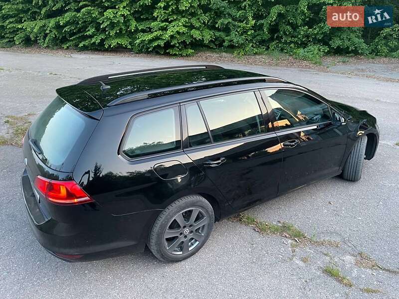 Универсал Volkswagen Golf 2015 в Ирпене