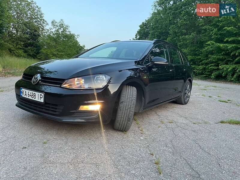 Универсал Volkswagen Golf 2015 в Ирпене