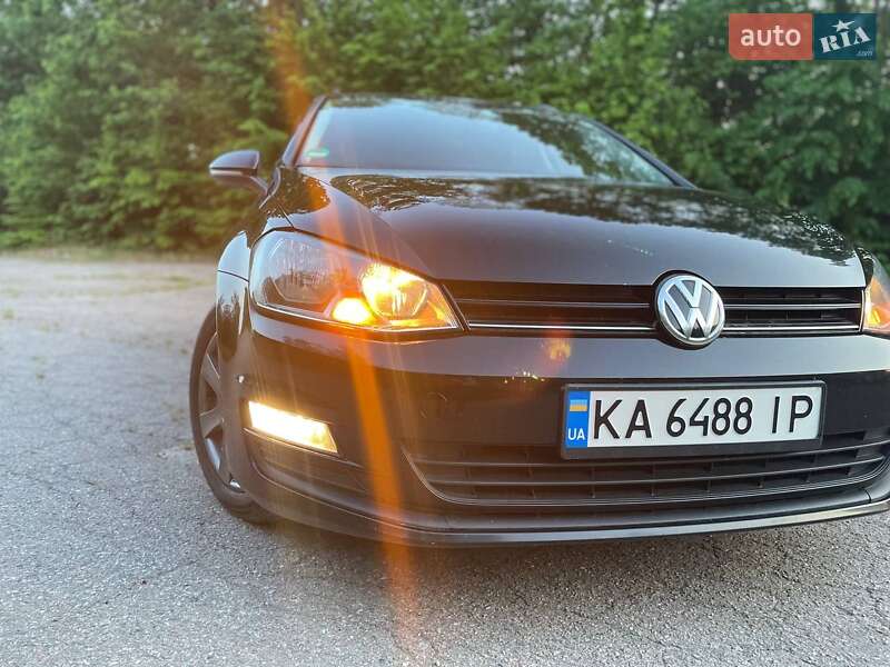 Универсал Volkswagen Golf 2015 в Ирпене