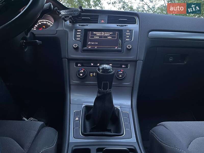 Универсал Volkswagen Golf 2015 в Ирпене