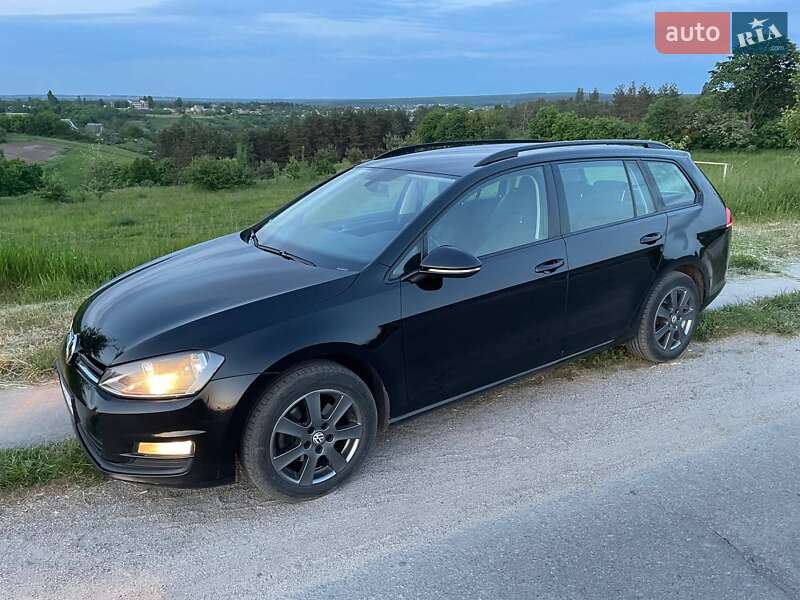 Универсал Volkswagen Golf 2015 в Ирпене