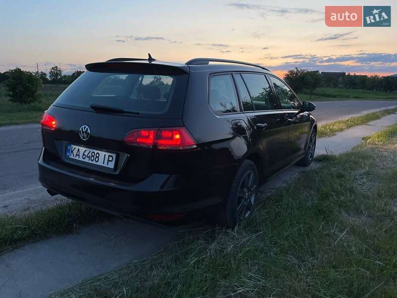 Универсал Volkswagen Golf 2015 в Ирпене