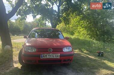 Хэтчбек Volkswagen Golf 1998 в Малине