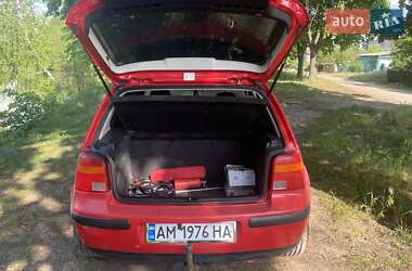 Хэтчбек Volkswagen Golf 1998 в Малине