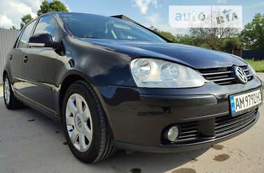 Хэтчбек Volkswagen Golf 2007 в 