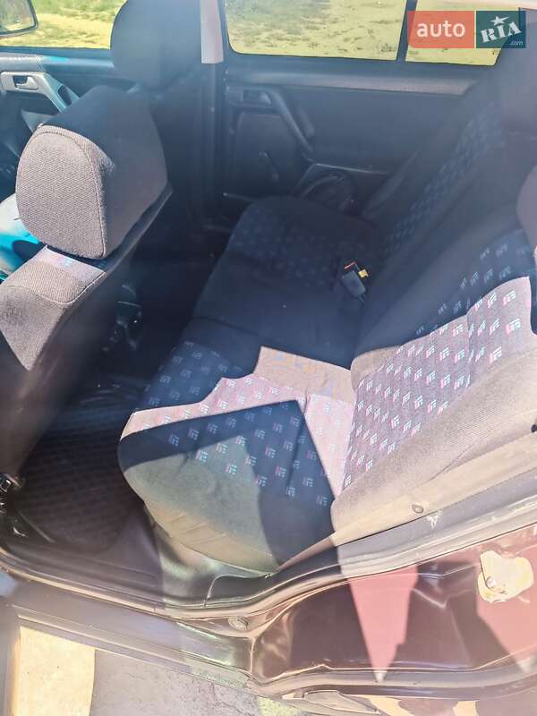 Хетчбек Volkswagen Golf 1994 в Тарутиному