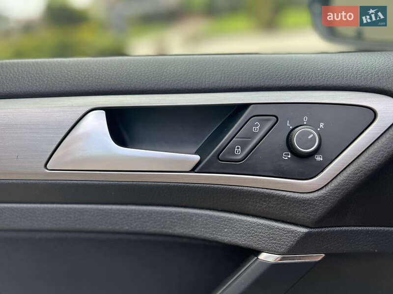 Універсал Volkswagen Golf 2016 в Стрию