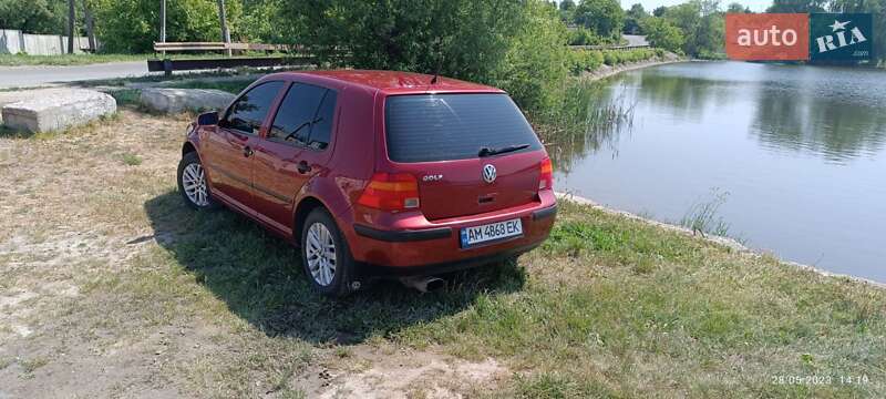 Хетчбек Volkswagen Golf 1998 в Попільні