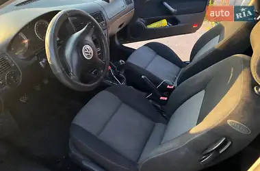 Volkswagen Golf 2003