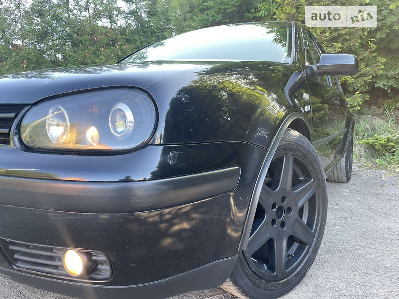 Хэтчбек Volkswagen Golf 2001 в Львове