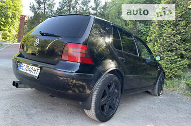 Хэтчбек Volkswagen Golf 2001 в Львове