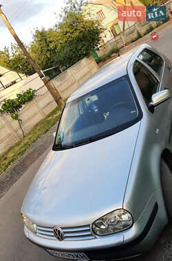 Хетчбек Volkswagen Golf 2002 в Вінниці