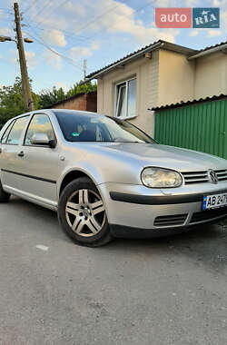 Хетчбек Volkswagen Golf 2002 в Вінниці