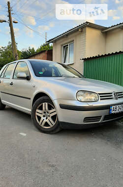 Хетчбек Volkswagen Golf 2002 в Вінниці