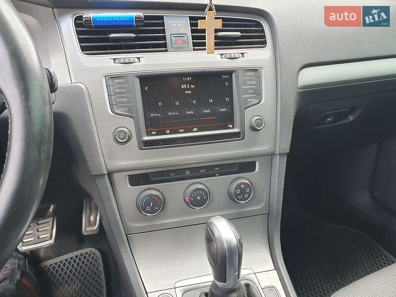 Універсал Volkswagen Golf 2015 в Харкові