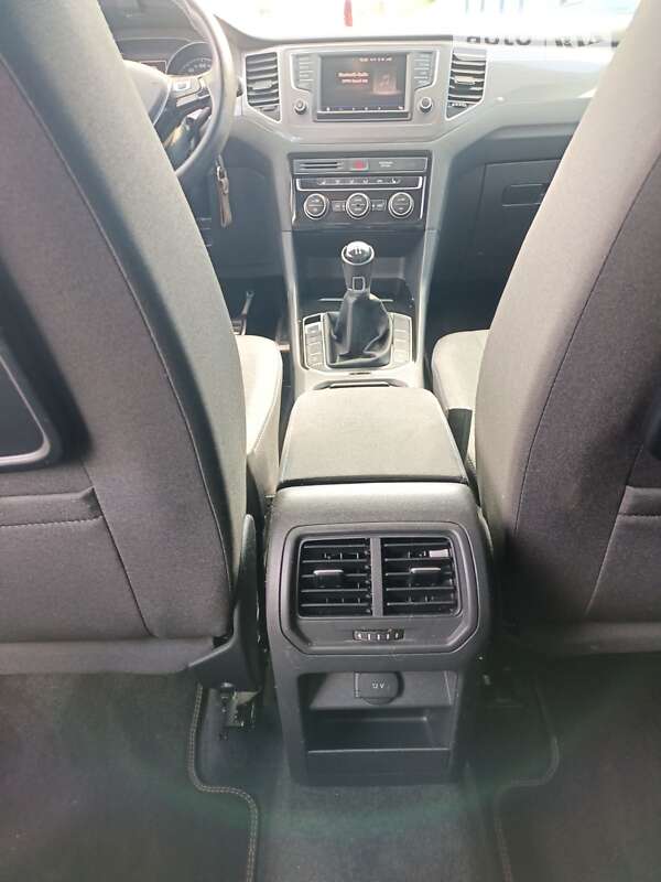 Хэтчбек Volkswagen Golf 2017 в Овруче фото 15 Хэтчбек Volkswagen Golf 2017 в Овруче