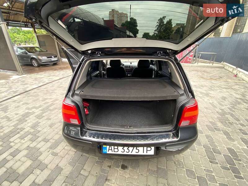 Хетчбек Volkswagen Golf 2003 в Києві