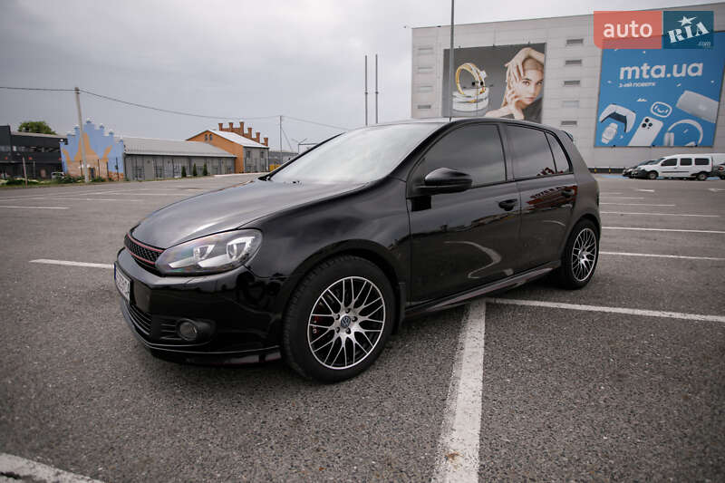 Хетчбек Volkswagen Golf 2012 в Чернівцях