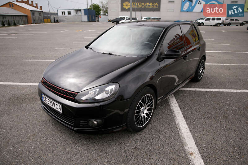 Хетчбек Volkswagen Golf 2012 в Чернівцях