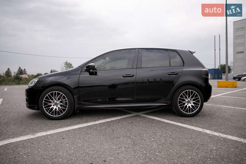 Хетчбек Volkswagen Golf 2012 в Чернівцях