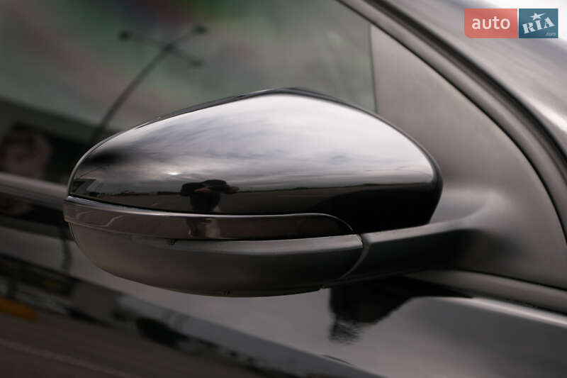 Хетчбек Volkswagen Golf 2012 в Чернівцях