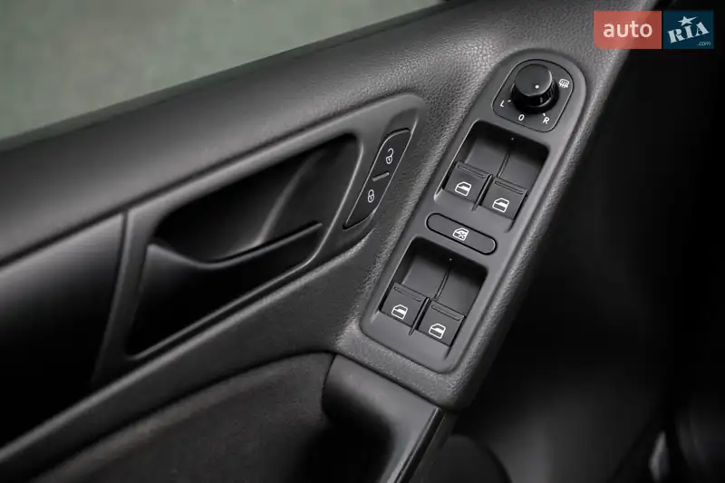 Volkswagen Golf 2012 VIN WVWZZZ1KZCW201796 фото оголошення 24 з 76