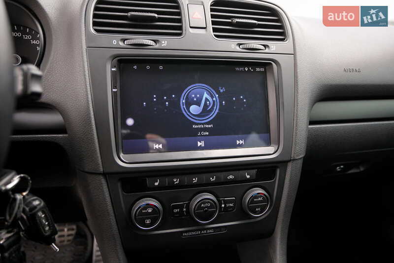 Хетчбек Volkswagen Golf 2012 в Чернівцях