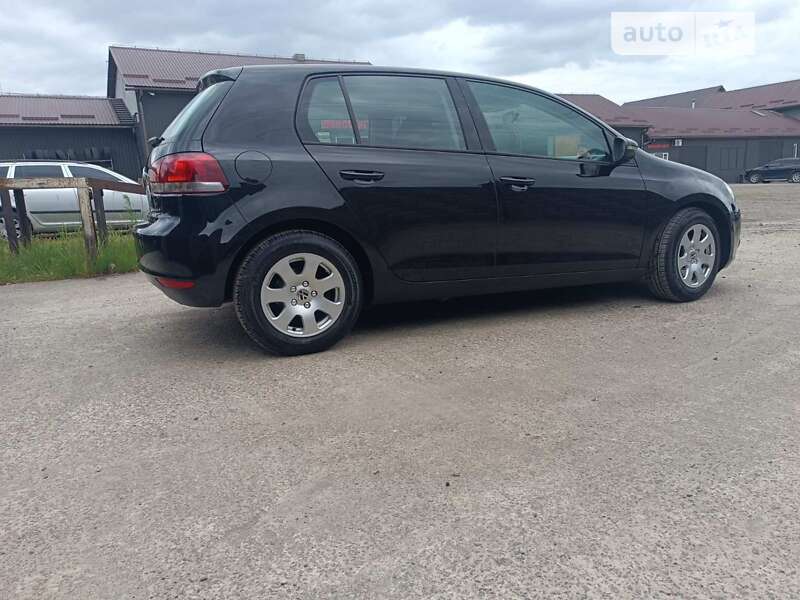 Хэтчбек Volkswagen Golf 2009 в Владимирце