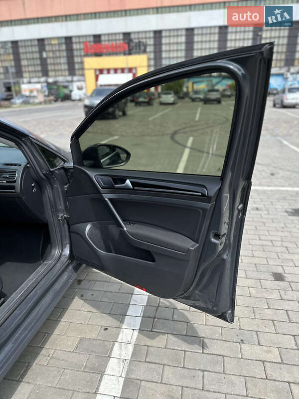 Универсал Volkswagen Golf 2013 в Луцке