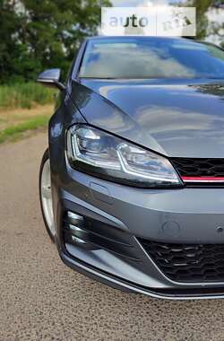 Универсал Volkswagen Golf 2015 в Кропивницком