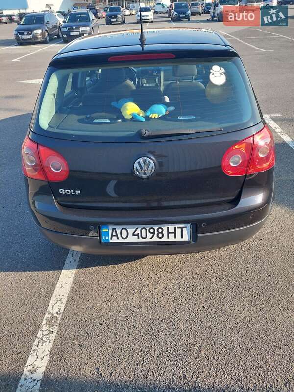 Хетчбек Volkswagen Golf 2007 в Ужгороді