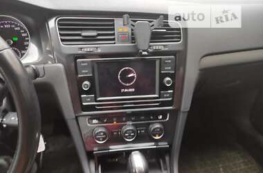 Хетчбек Volkswagen Golf 2019 в 